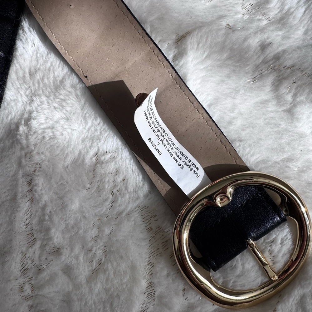 Elegant Black Belt with Gold Buckle - Picture 3 of 3